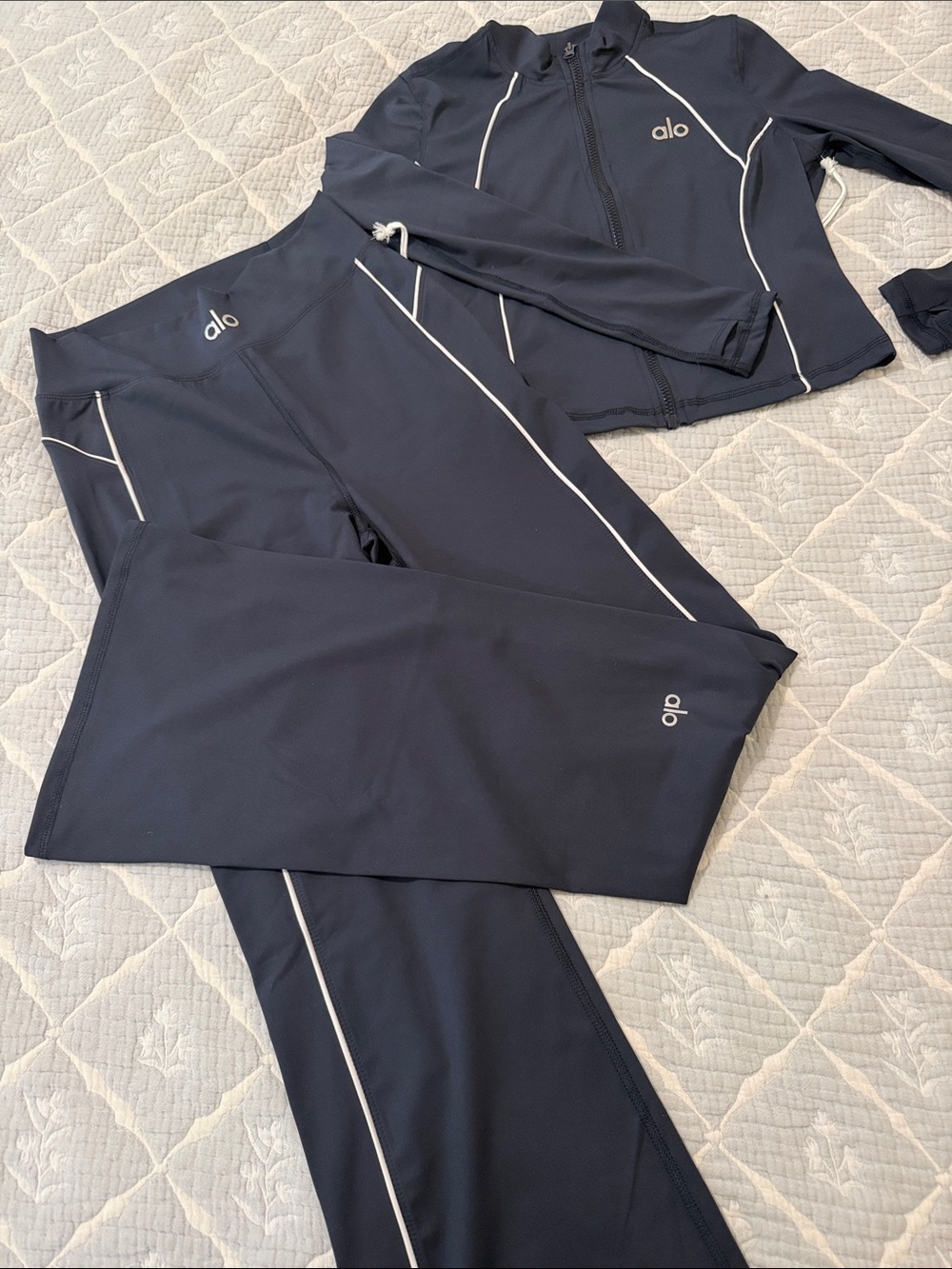 ALO Yoga Navy Jogger Pants with White Piping